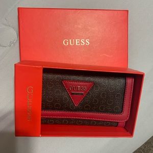 Guess wallet new never user medium size